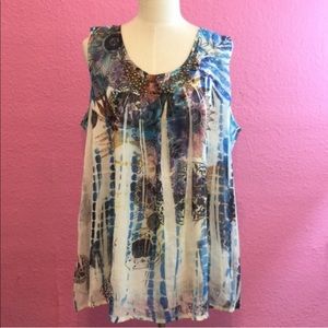 Colorful and flowy summer tank 🌻